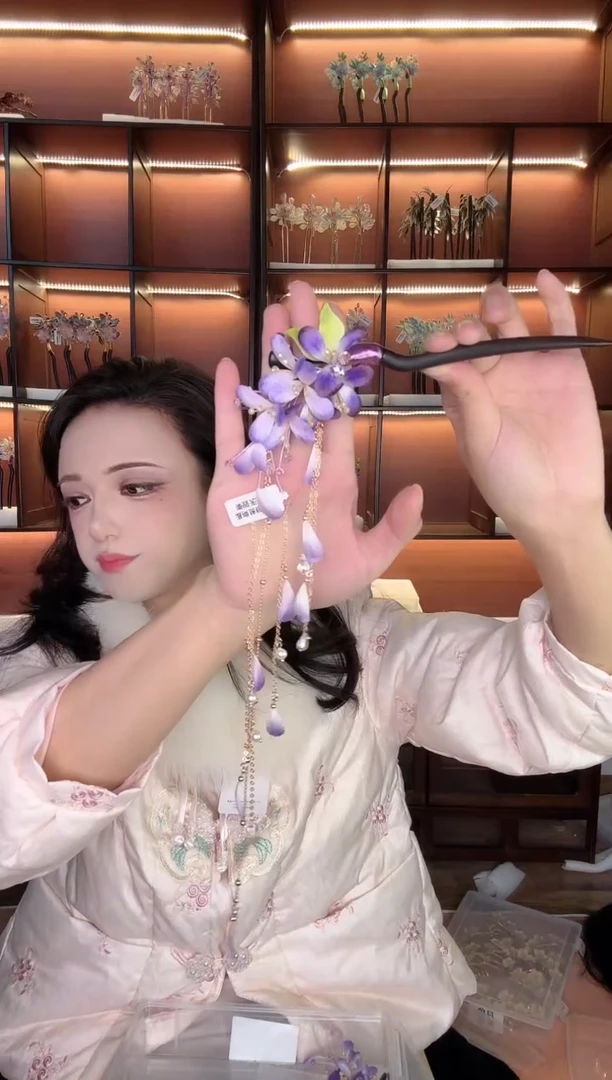 铜合金无324 非遗绒花 带两条流苏