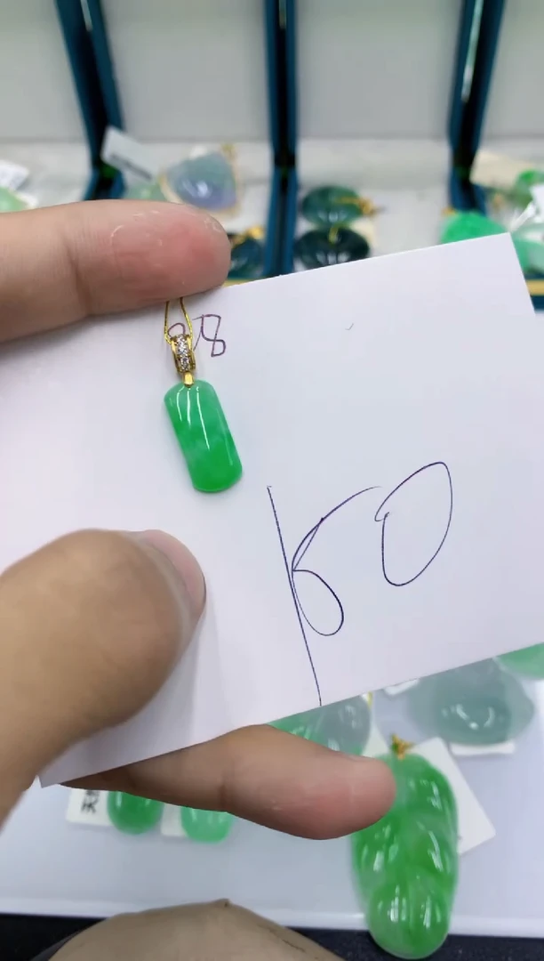 颈饰未镶嵌翡翠1111111111