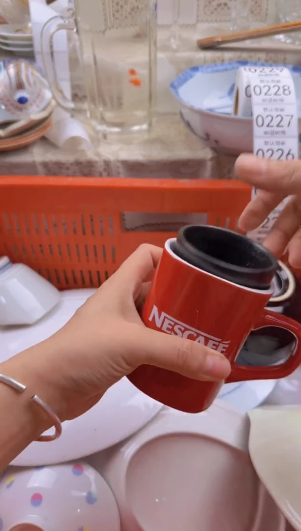 223默认微瑕，满20包邮。