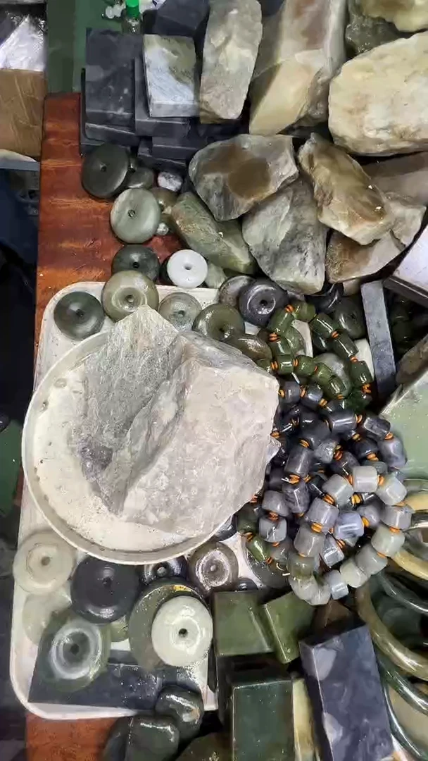 未镶嵌和田玉珠宝半成品毛料