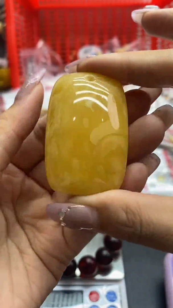 琥珀未镶嵌珠宝奇石1330