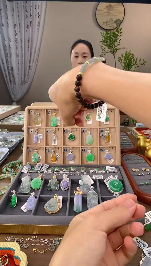 翡翠未镶嵌吊坠(不含链)手串