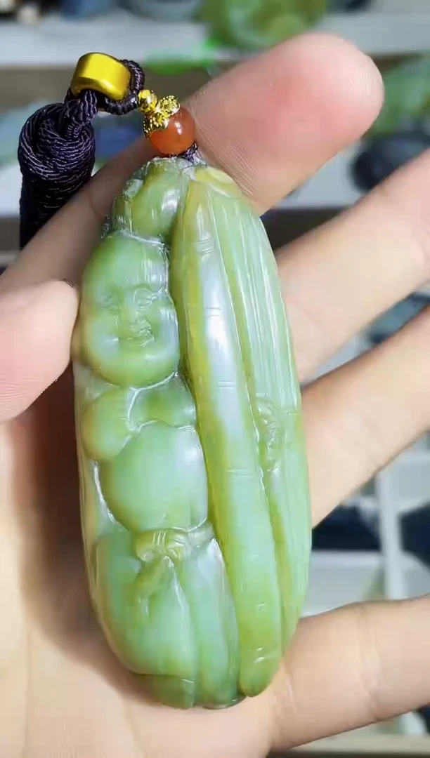 颈饰未镶嵌和田玉苟**神1