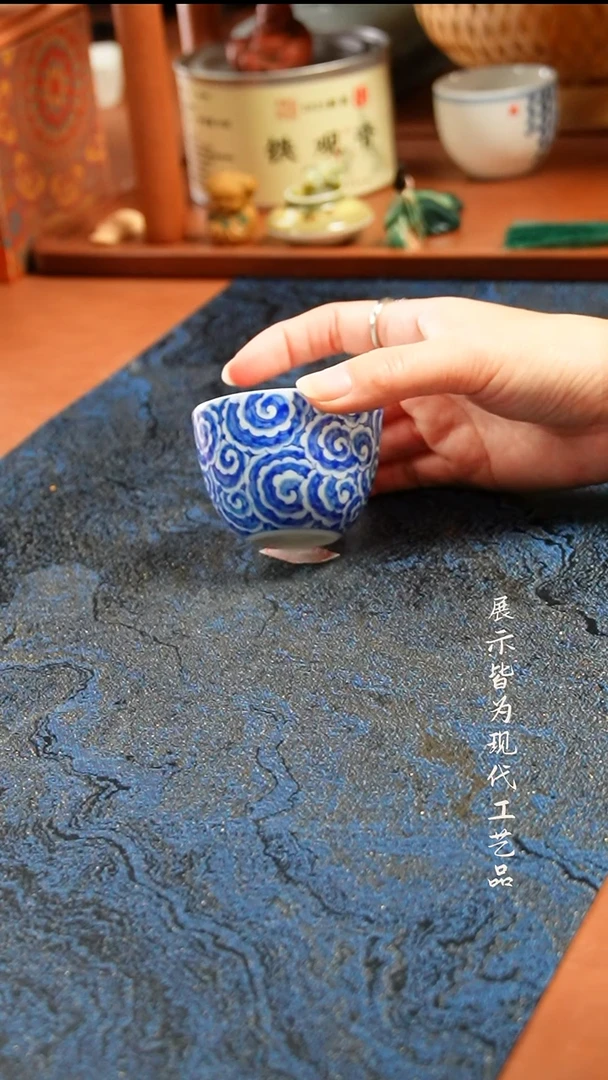 景德镇陶瓷祥云不倒杯