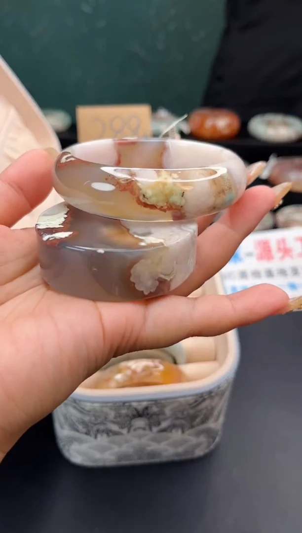 未镶嵌手镯石英质玉（59圈口)赠送镯心