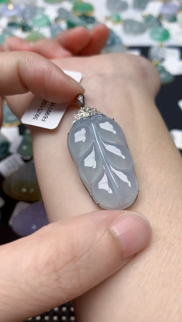 颈饰18K金镶嵌翡翠天然缅甸A货翡翠