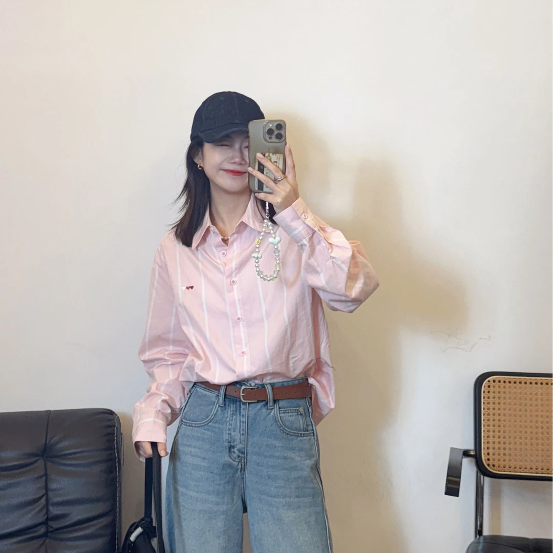 【NO退NO换】欧货竖条淡粉色刺绣爱心宽松衬衫