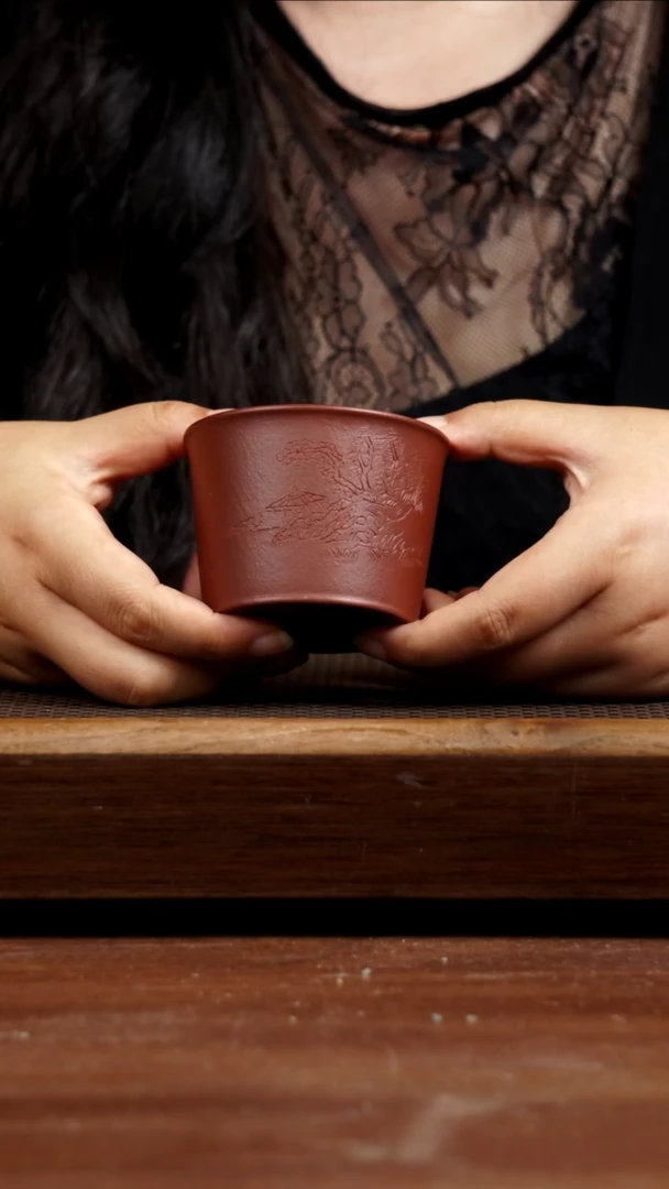 茶壶紫砂山水刻绘四号井底槽青杯子130CC