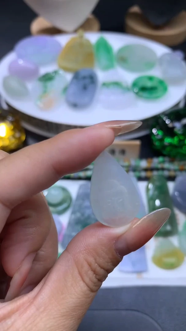 【闪购商品】定制翡翠未镶嵌翡翠