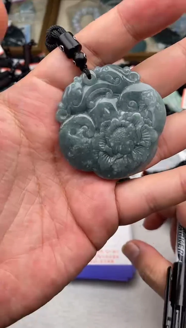 翡翠未镶嵌颈饰G***. 多样性发其一