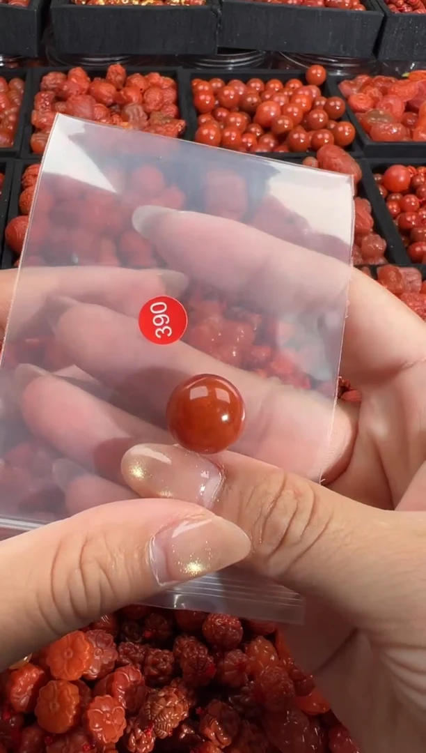 南红玛瑙未镶嵌颈饰1