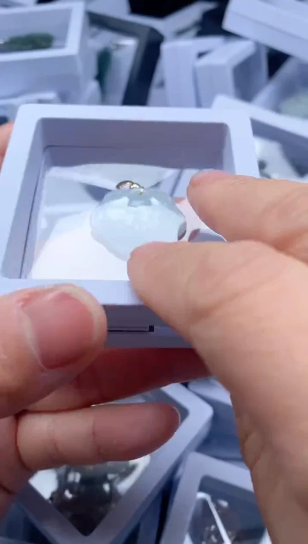 【闪购商品】翡翠吊坠(不含链)未镶嵌39477