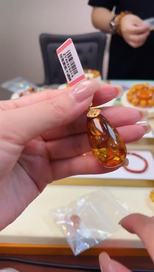 裸石琥珀未镶嵌@@ZY40325015