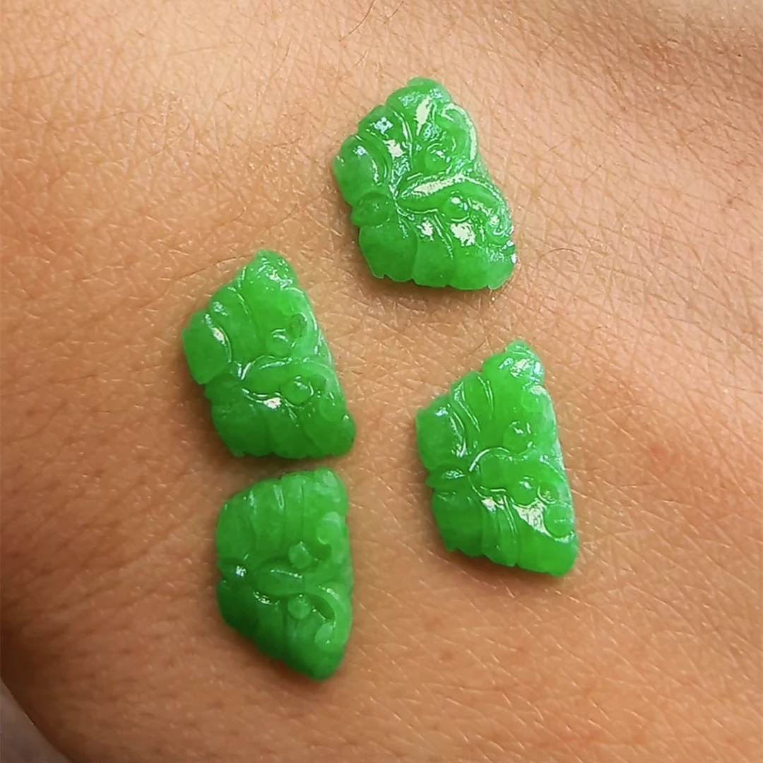 天然缅甸翡翠A货，满色正阳绿蝴蝶，可镶嵌精品耳饰手链项链挂件等