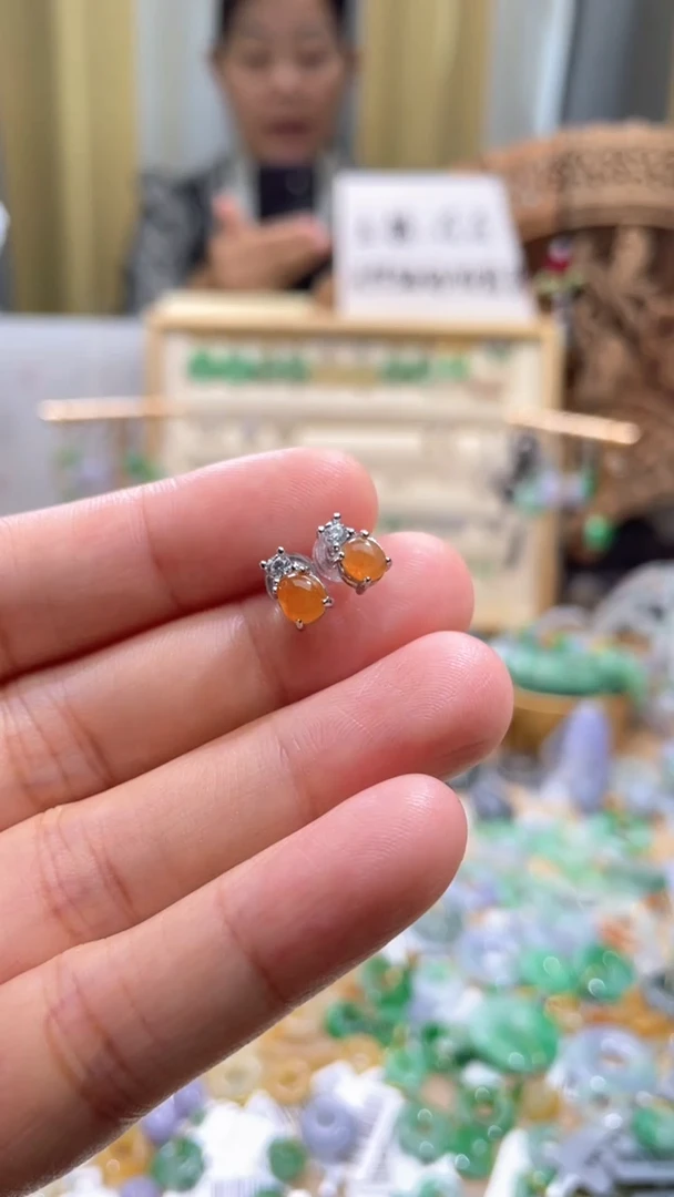 翡翠未镶嵌颈饰耳钉