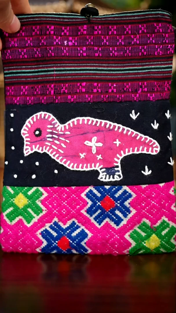 刺绣私人定制苗族手工A665