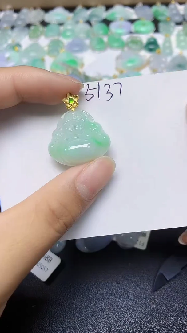 翡翠未镶嵌颈饰 天然缅甸翡翠A货