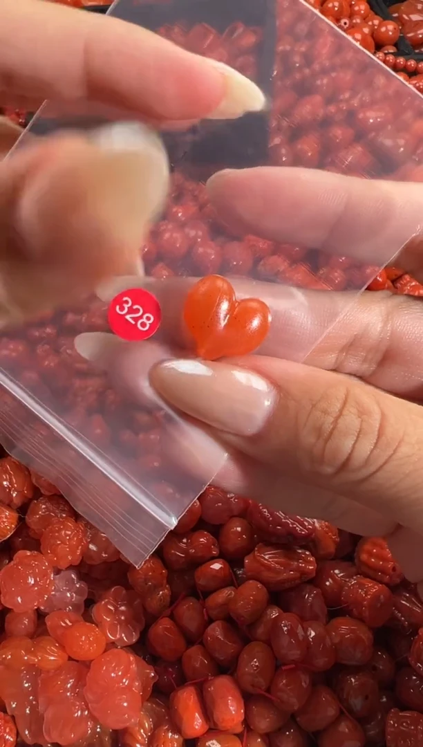 颈饰未镶嵌南红玛瑙1