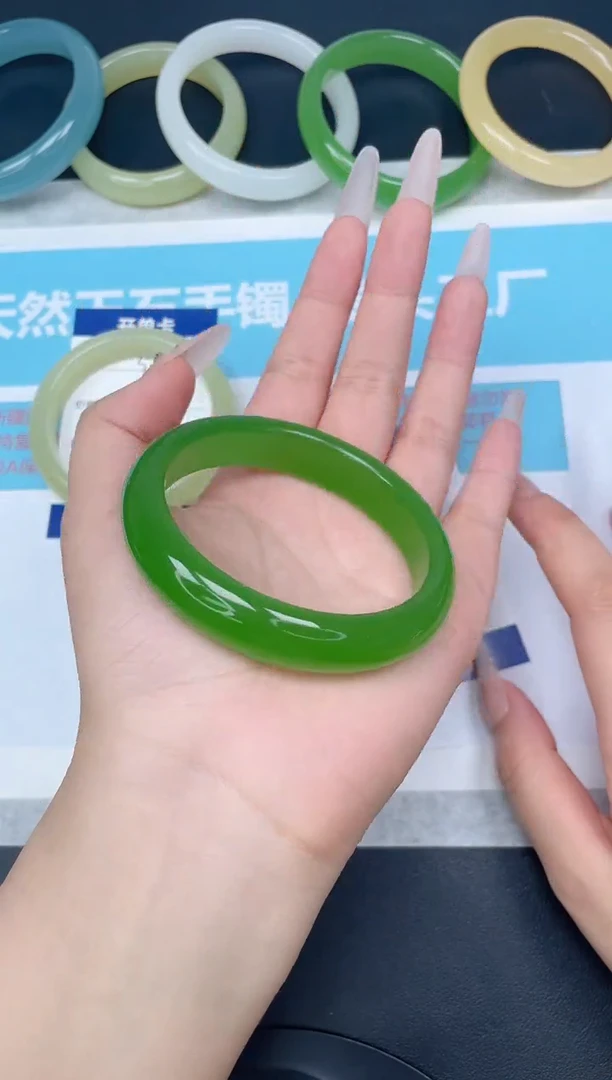 未镶嵌手镯石英质玉52/5960
