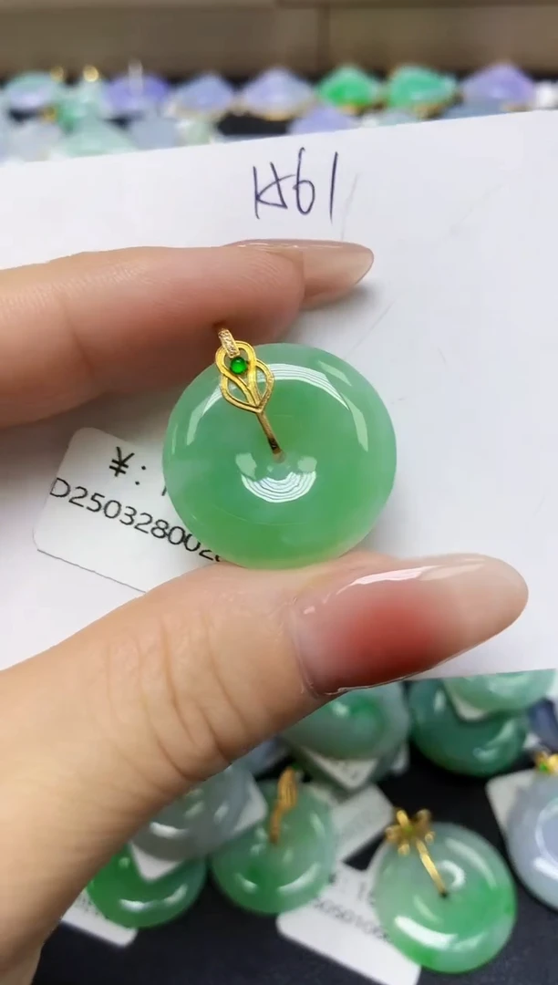 翡翠18K金镶嵌颈饰 天然缅甸翡翠A货