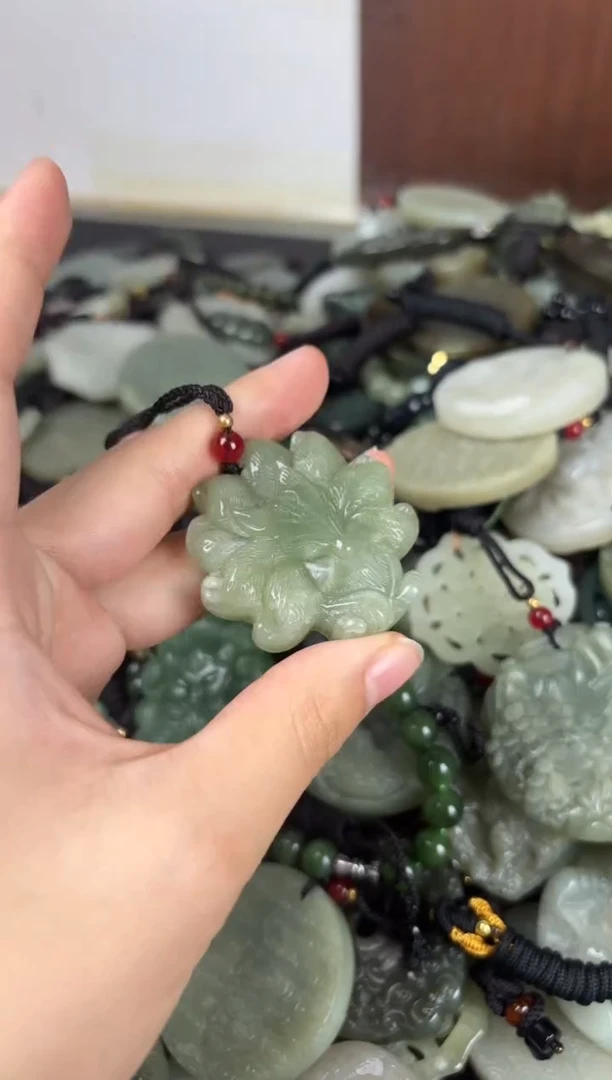 【闪购商品】和田玉颈饰未镶嵌1