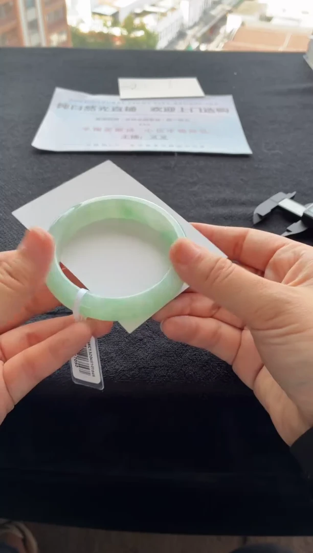 翡翠手镯未镶嵌买断价XW23017050