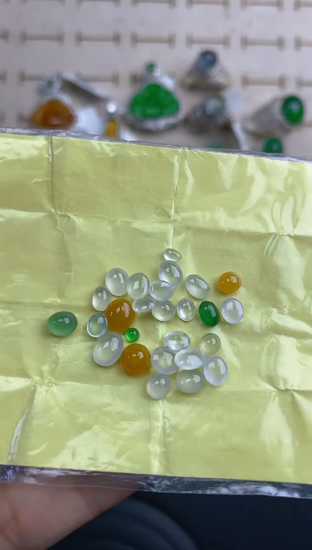 定制翡翠未镶嵌天然翡翠蛋面69