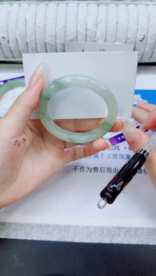 未镶嵌手镯石英质玉73/50