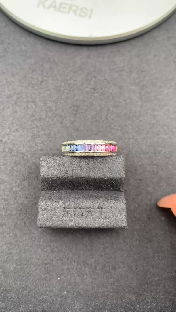 戒指彩色蓝宝石18K金镶嵌0.84ct彩蓝宝  FH 定制