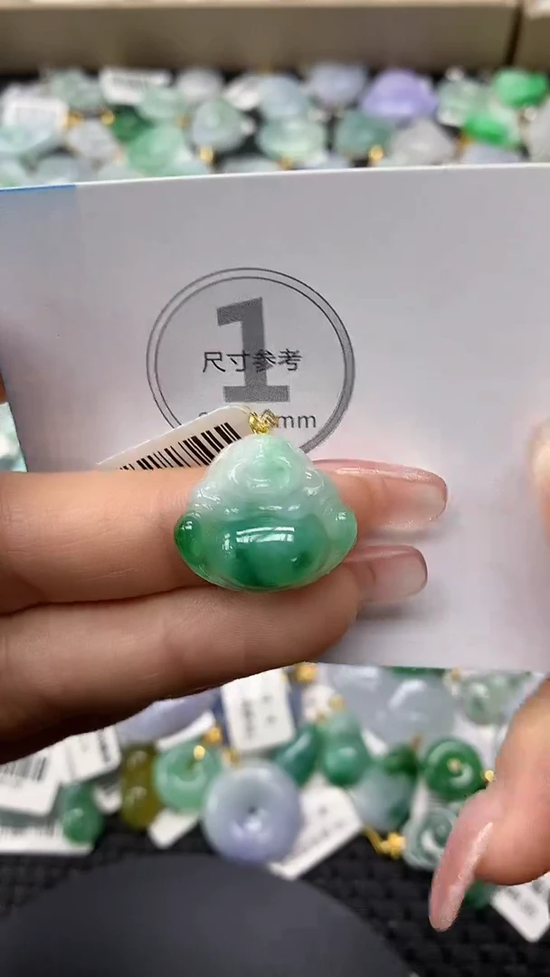 颈饰18K金镶嵌翡翠a货支持复检百元以上9元证书费自理