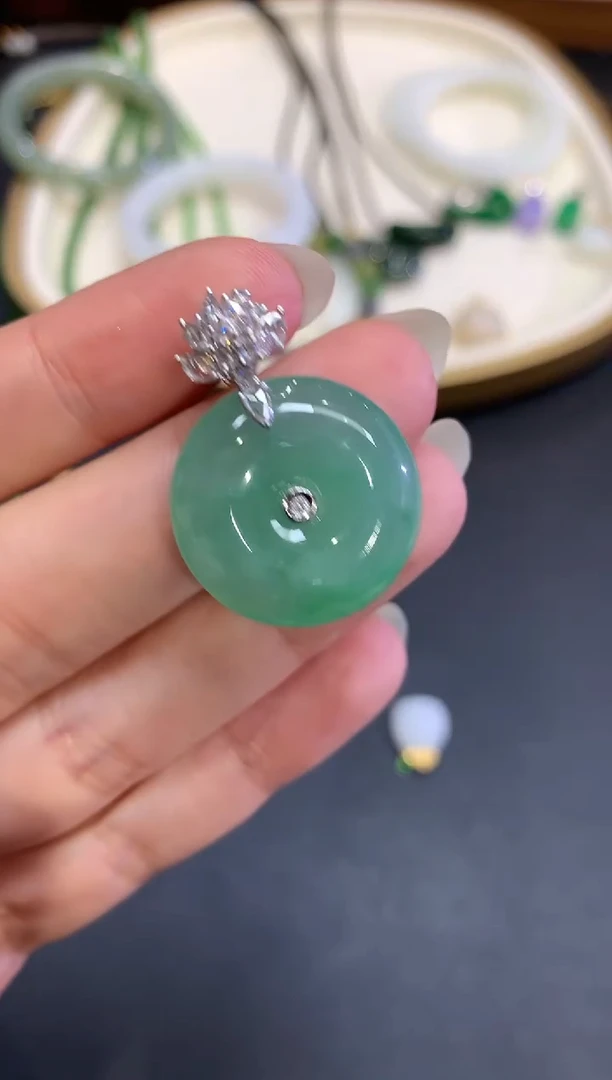 翡翠18K金镶嵌吊坠(不含链)W368|8800