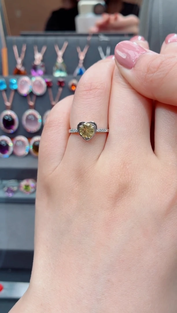 银S925镶嵌戒指水晶水晶戒指