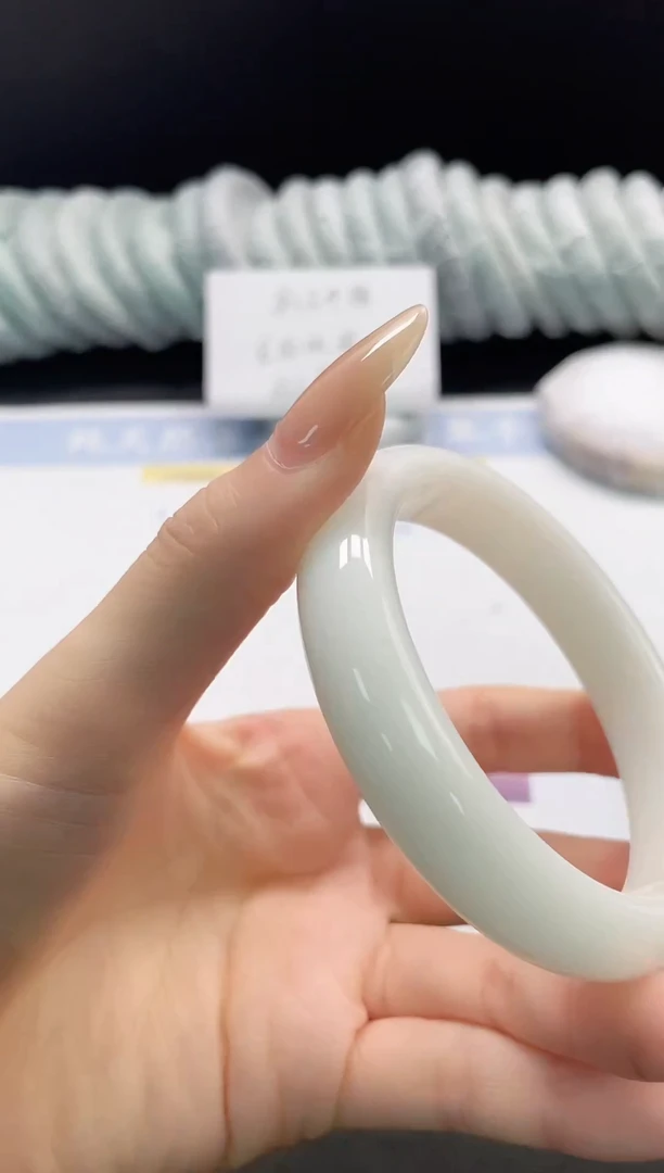 未镶嵌手镯石英质玉79-62