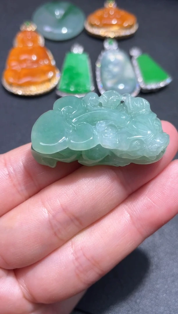 颈饰未镶嵌翡翠4.......
