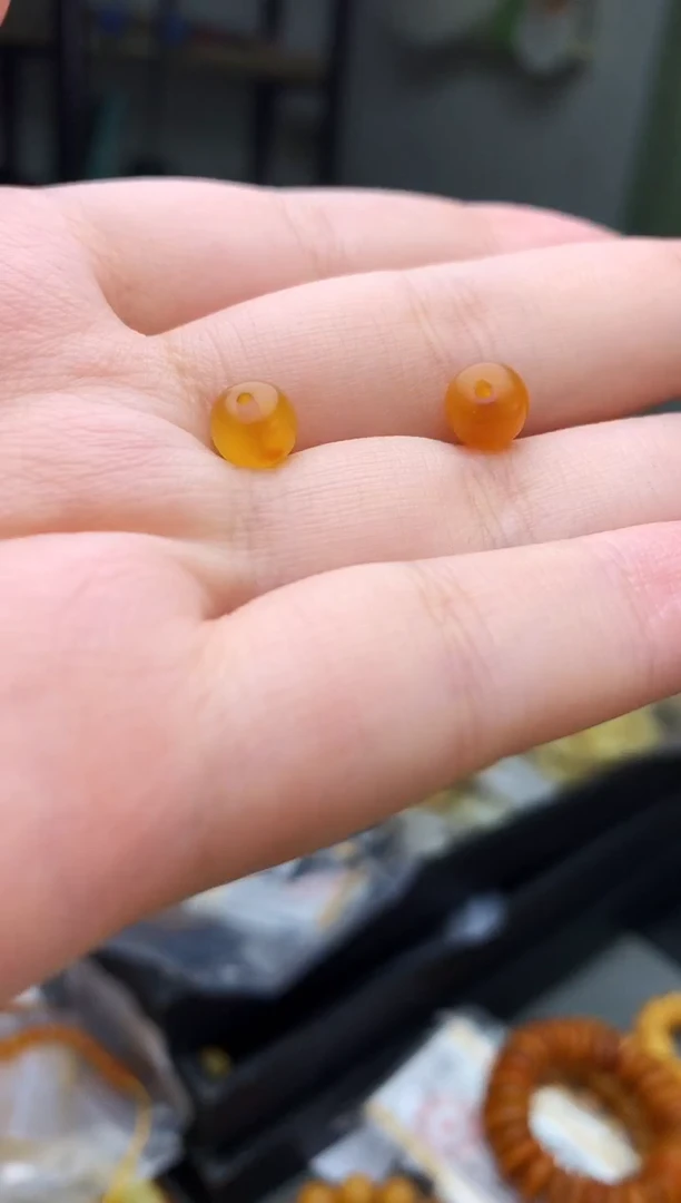 未镶嵌琥珀珠宝奇石1