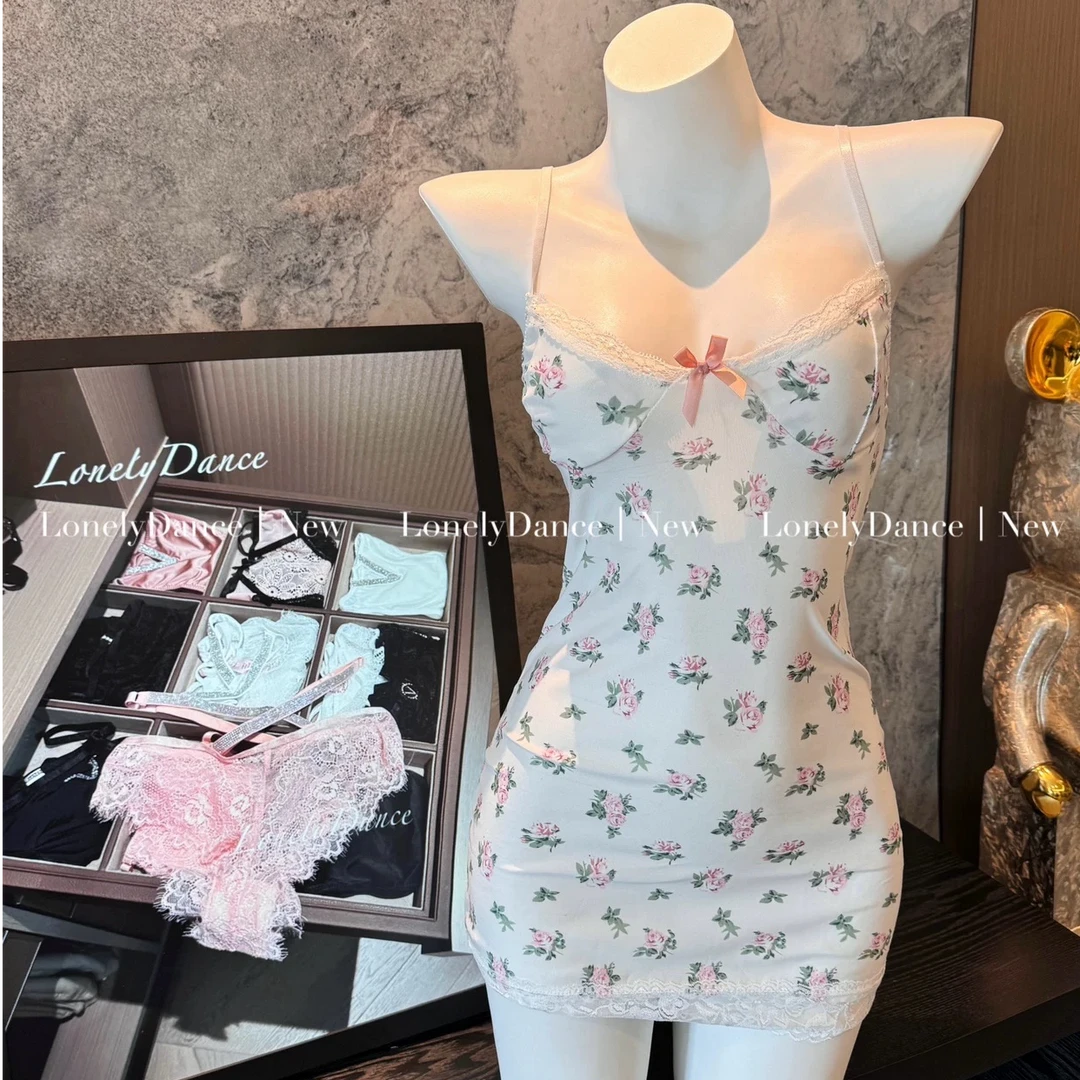 福利上新*小碎花蕾丝花边女带胸垫无钢托吊带可调节睡裙