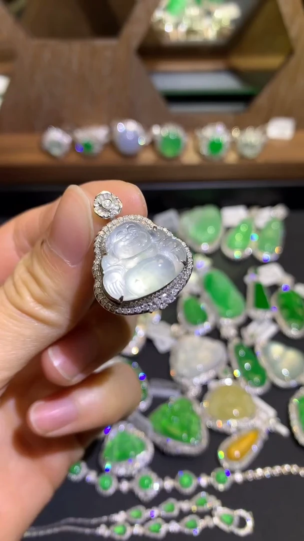 【闪购商品】翡翠吊坠(不含链)18K金镶嵌吊坠