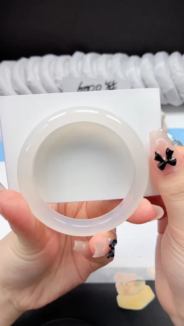 未镶嵌手镯石英质玉74/荔枝56.8