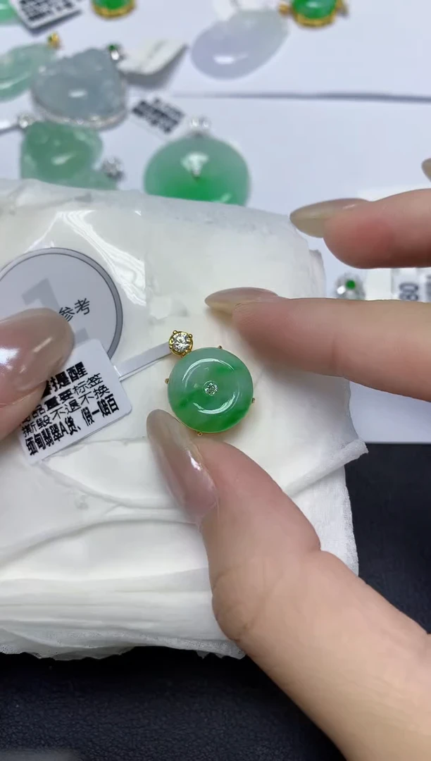 颈饰未镶嵌翡翠天然缅甸翡翠A货多样性发一件
