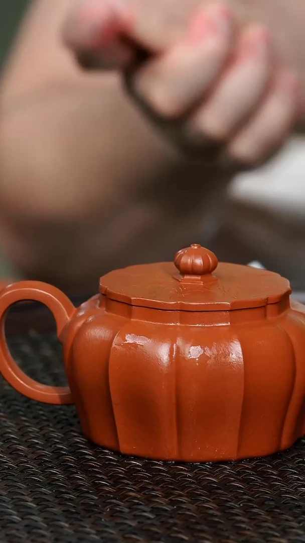 朱泥 筋纹平盖壶盖刻绘