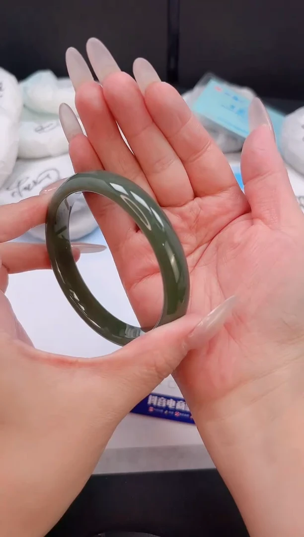 未镶嵌手镯和田玉10T87-61