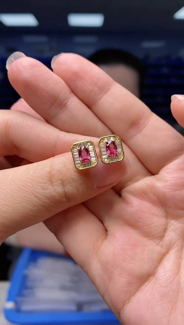 【闪购商品】石榴石耳饰银S925镶嵌  EZ4734