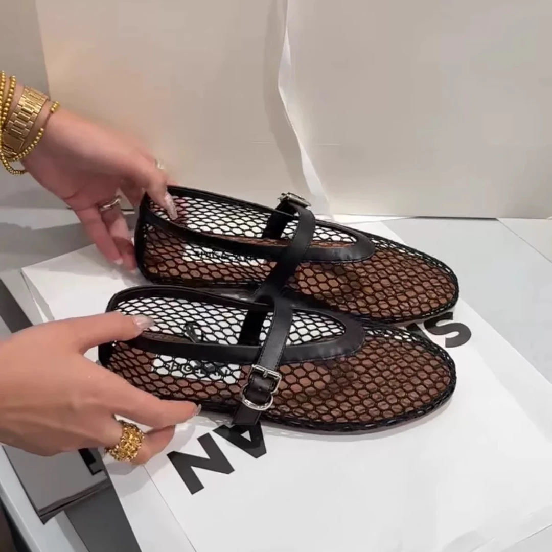 诗歌兰真皮女鞋2025新款时尚镂空一字扣带平底复古玛丽珍单鞋