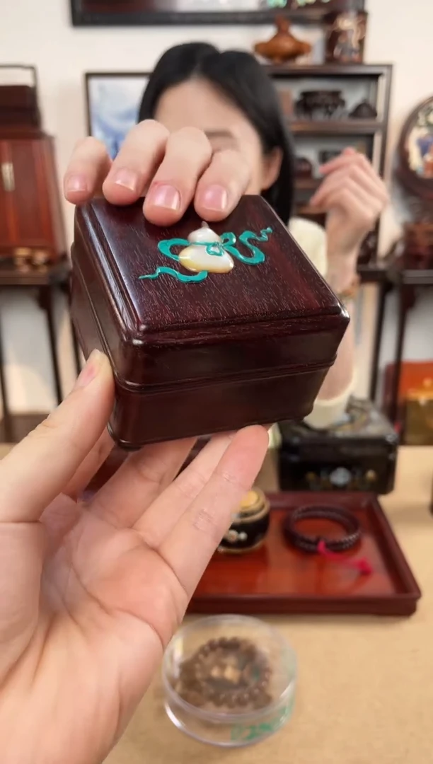 花梨木类成套家具宝盒