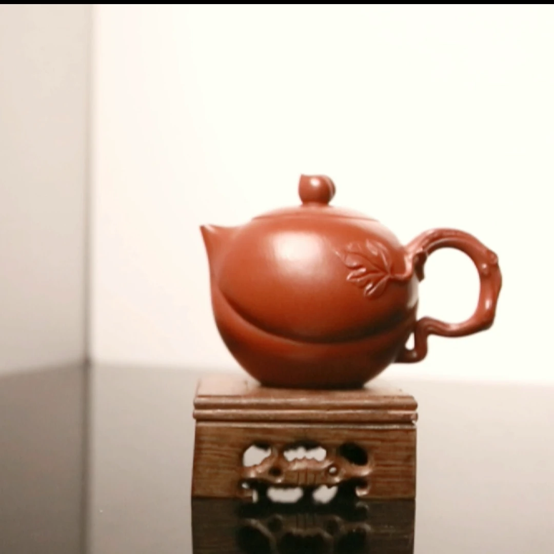 086 圣桃 220cc 紫砂壶