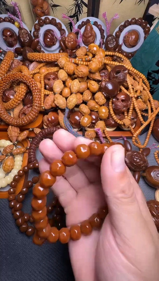 手串橄榄核猴头奶酪一个