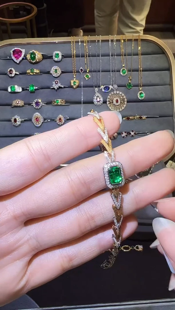 18K金镶嵌手链祖母绿1.35ct