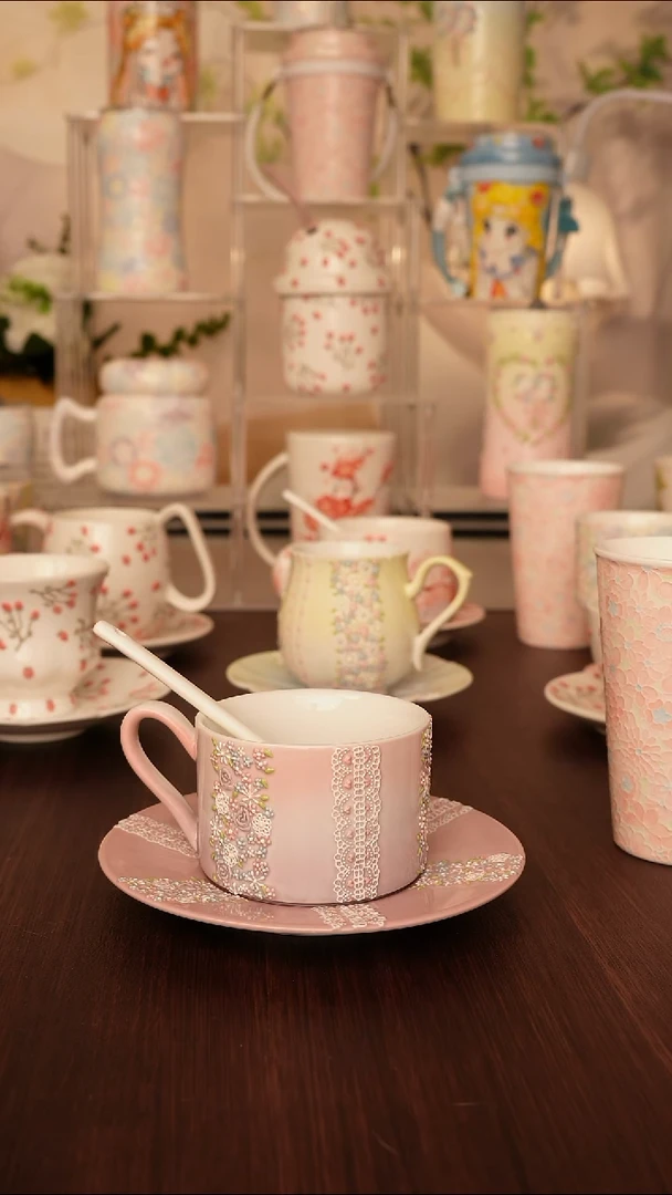 陶景德镇手绘的杯子