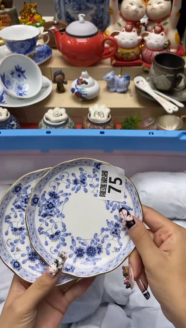 瓷片蒲****?隆莲瓷器欢迎大家