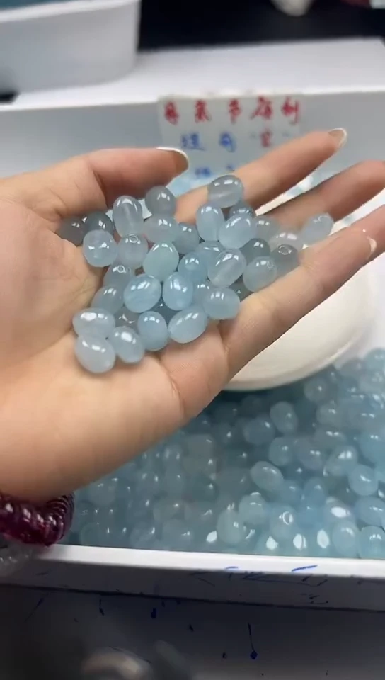 玛瑙/玉髓颈饰未镶嵌w767海蓝宝随型10*8mm*20颗